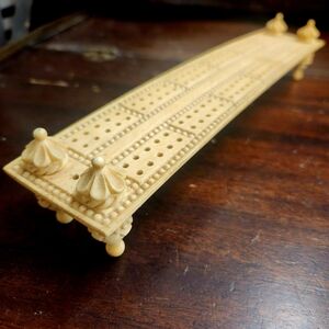 *Extremely Rare* Antique Handcarved Cribbage Board